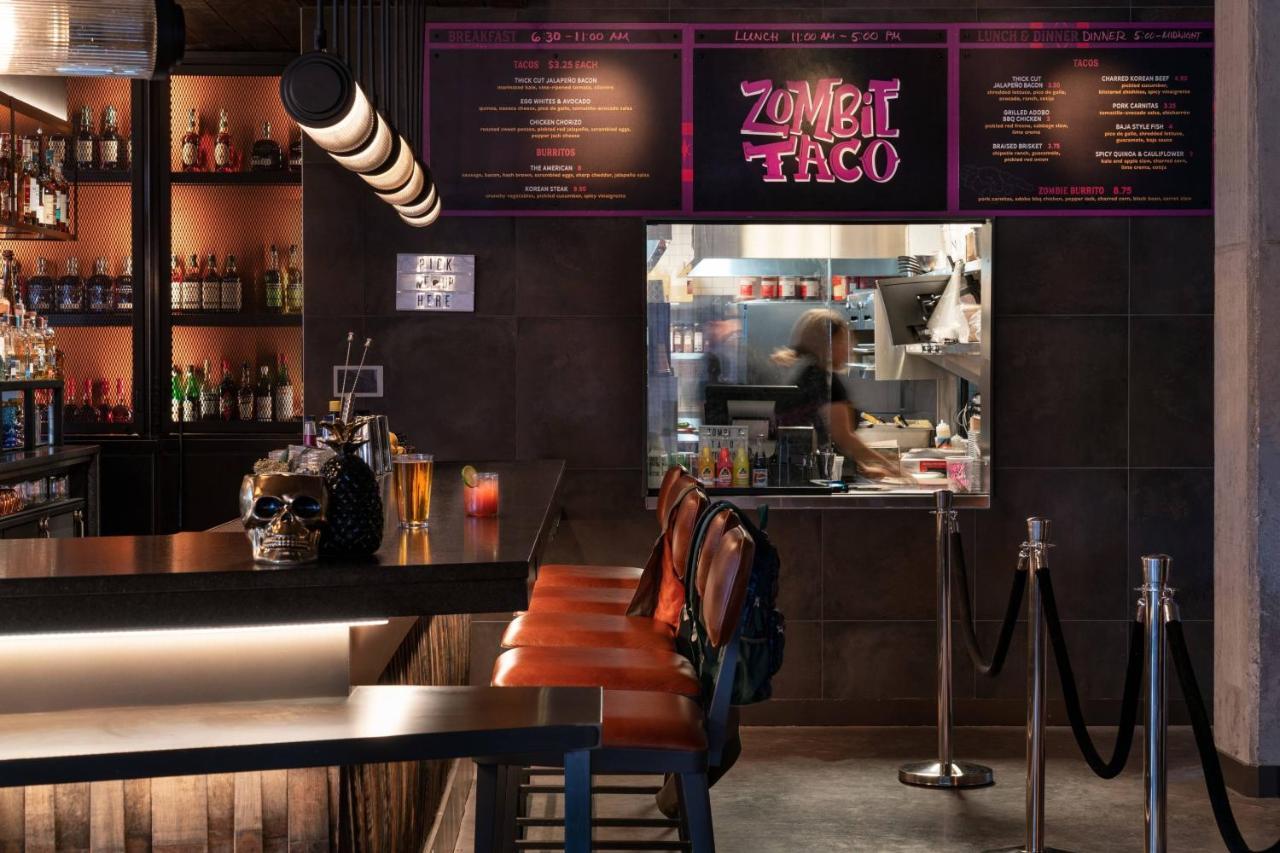 Moxy Downtown Hotel 4*