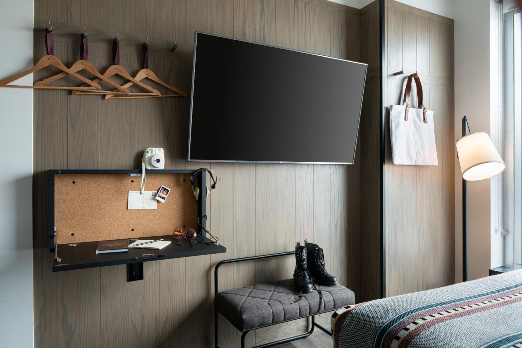 Moxy Downtown Hotel Louisville